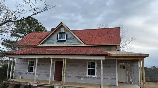 old metal roof_WebP